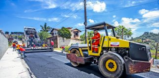 Prefeitura de Santana de Parnaíba realiza a pavimentação nos bairros Parque Sinai e Cururuquara