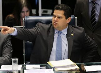 Alcolumbre quer votar Previdência em segundo turno até dia 10