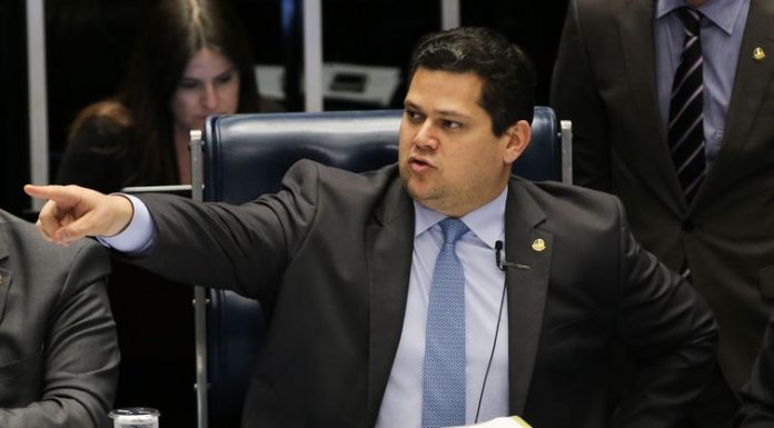 Alcolumbre quer votar Previdência em segundo turno até dia 10