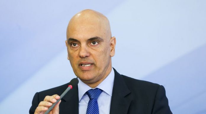 Alexandre de Moraes defende inquérito sobre fake news