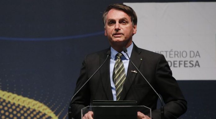 Bolsonaro destaca ações do governo em outubro