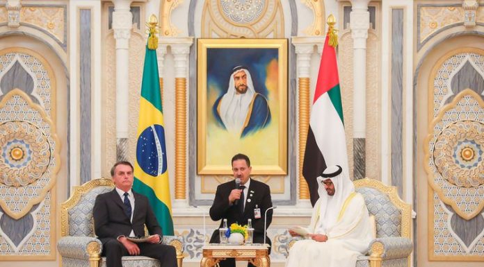 Bolsonaro se reúne com empresários e autoridades dos Emirados Árabes