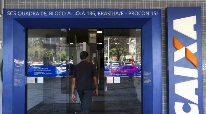 Caixa antecipa calendário de saques de até R$ 500 do FGTS
