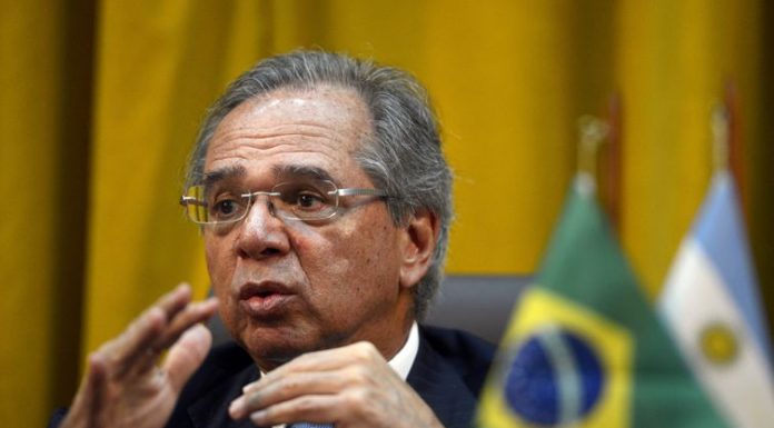 Crescimento de 2020 será o dobro do deste ano, afirma Guedes