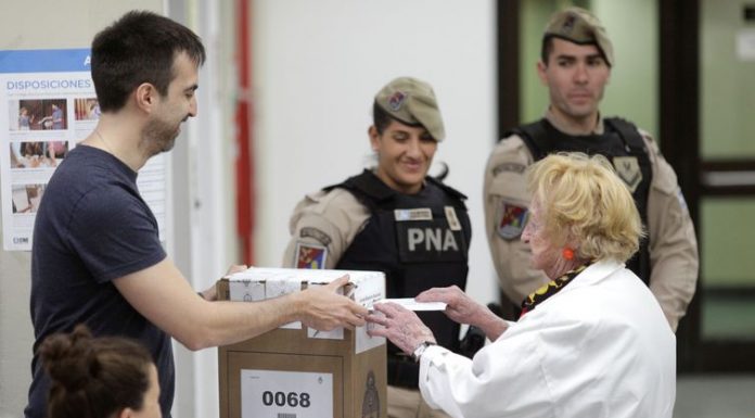 Eleições na Argentina e no Uruguai transcorrem com normalidade