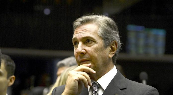 “Indignado com tentantiva de me envolver”, diz Collor sobre operação