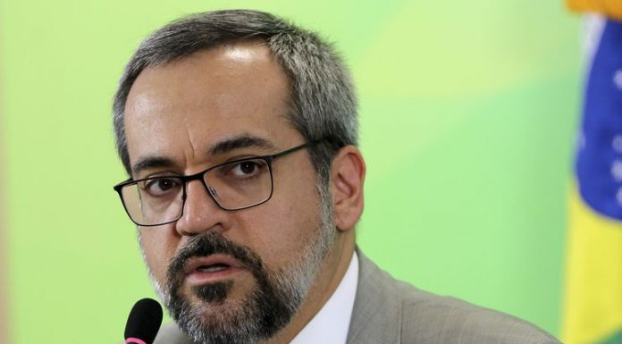 Mais de 11% das cidades aderem ao programa de escolas cívico-militares