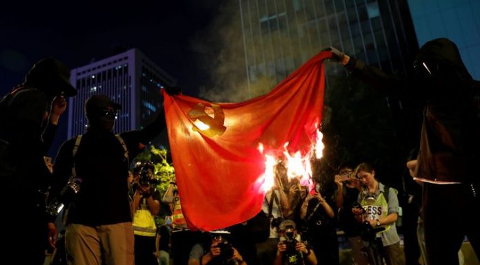 Manifestações continuam em Hong Kong com mais intensidade