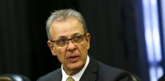 Ministro comenta acionamento de bandeira vermelha para energia