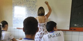 Alunos de nível médio de baixa renda podem estudar nos Estados Unidos