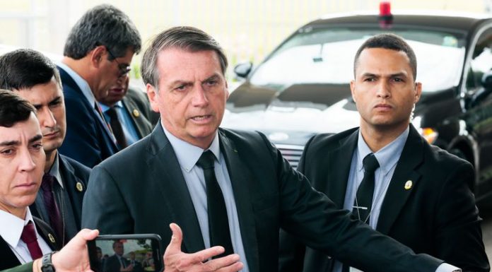 Bolsonaro volta a defender excludente de ilicitude em operações