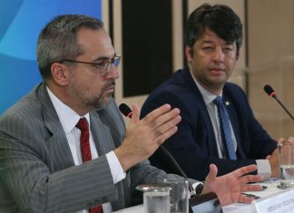 Novo exame para médico formado no exterior terá provas no computador