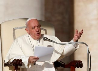 Papa pede por mundo sem armas nucleares em visita ao Japão