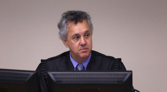 Relator no TRF4 condena Lula a 17 anos de prisão em caso do sítio