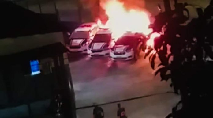 Bandidos incendeiam viaturas e atiram em base da GCM de Santana de Parnaíba