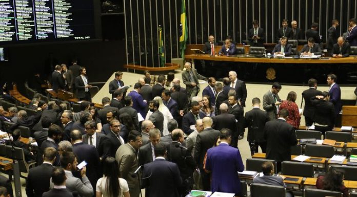 Câmara aprova pacote anticrime; texto vai ao Senado