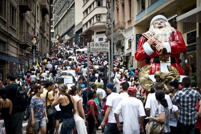 Comércio paulistano espera aumento de 3% a 7% em vendas de natal