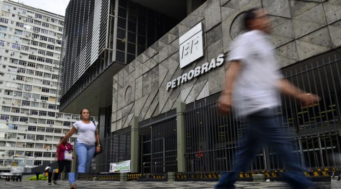 Standard & Poors eleva perspectiva de crédito da Petrobras