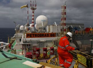 Petrobras assina acordo no pré-sal da Bacia de Santos