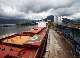 Ministério projeta superávit comercial recorde de US$ 84,7 bilhões