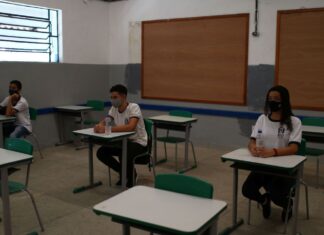 Ministro da Educação defende retorno das aulas presenciais