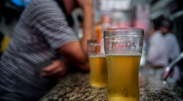 Cerveja contaminada: Secretaria de Saúde confirma quarta morte em MG