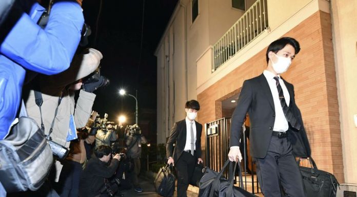 Promotores realizam buscas na residência de Carlos Ghosn