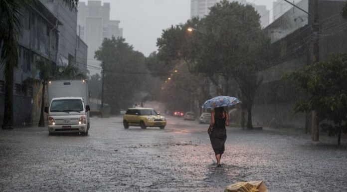 SP: chuva causa alagamentos, desabamentos e transbordamento de rio