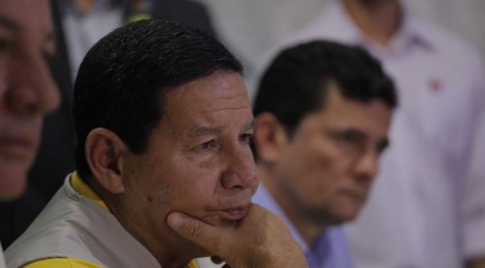 Mourão visita abrigos de venezuelanos em Roraima