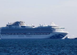 Operadora de navio em quarentena afirma que vai reembolsar passageiros