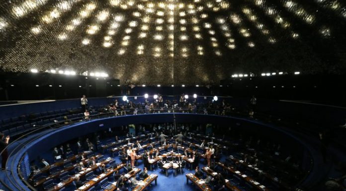 Senado aprova lei com medidas de contenção do coronavírus no Brasil