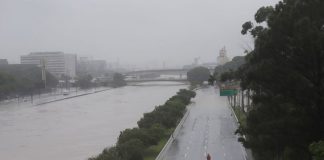 Chuva provoca desmoronamentos, alagamentos e queda de árvores em SP