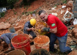 Chuvas: sobe para 12 número de mortos na Baixada Santista