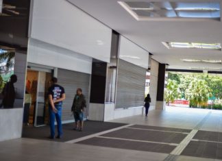 Confiança do consumidor sofre forte queda puxada por pandemia