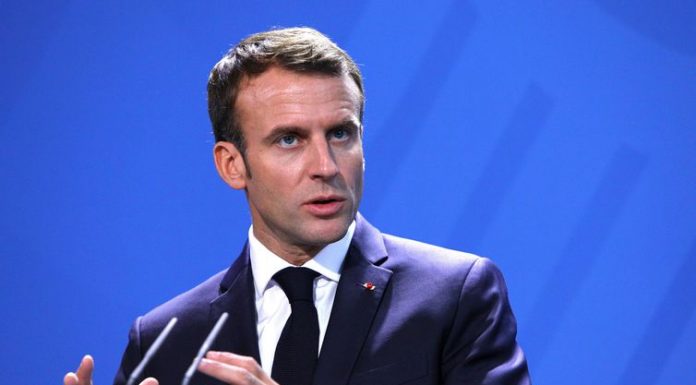 França mantém eleições municipais, mesmo com coronavírus