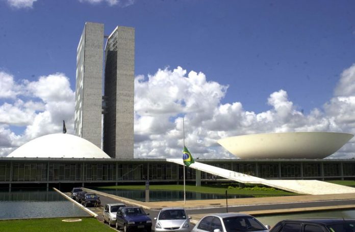 Senado aprova medidas para combate ao coronavírus