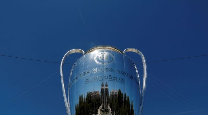 Uefa adia finais da Liga dos Campeões e da Liga Europa