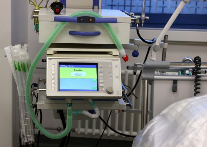 Anvisa autoriza importação de equipamentos usados em UTI