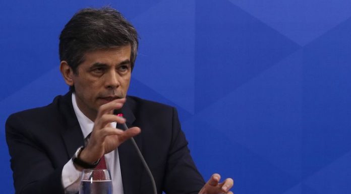 Brasil tem mais de 400 mortes por covid-19 em 24 horas