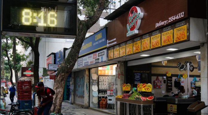 Confiança do empresário do comércio tem maior queda em cinco anos