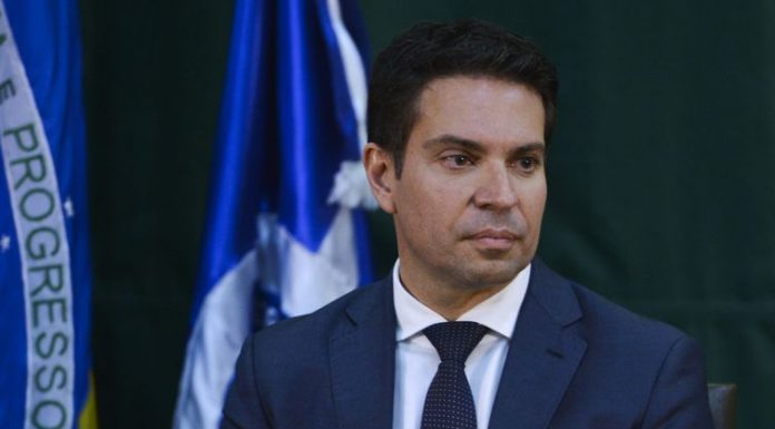 Ministro do STF suspende decreto de nomeação do diretor-geral da PF