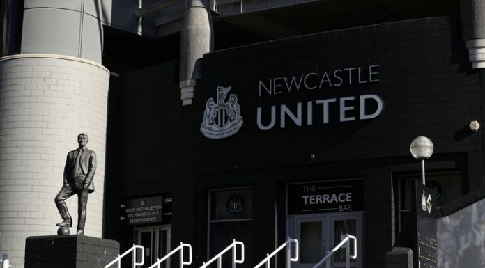 Possível venda de Newcastle a fundos de investimento árabe gera debate
