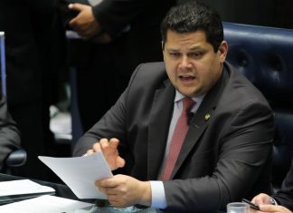 Proposta de socorro a estados prevê congelamento de salários até 2021
