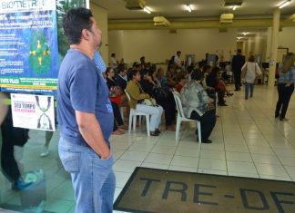 TSE suspende cancelamento de 2,5 milhões de títulos eleitorais