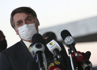 Covid-19: Bolsonaro quer cloroquina para pacientes com sintomas leves