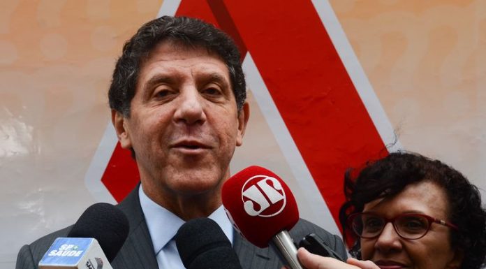 David Uip se afasta de centro de combate ao coronavírus de São Paulo