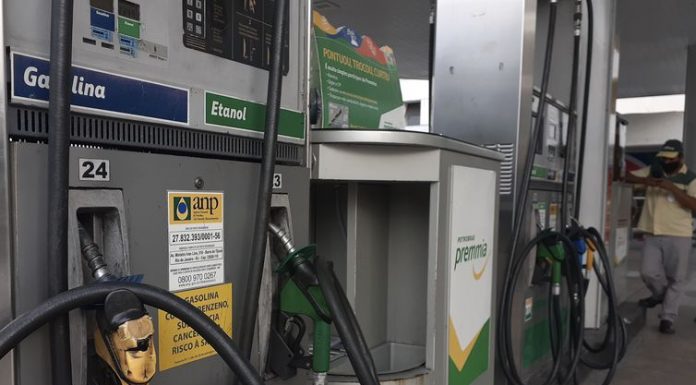 Gasolina vai subir 12% nas refinarias, informa Petrobras
