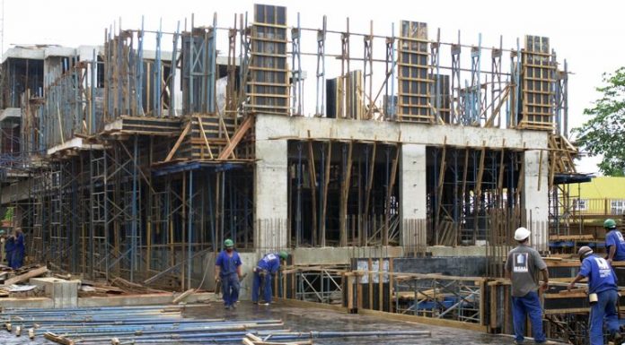 Indústria da construção civil registrou 50% de ociosidade em abril