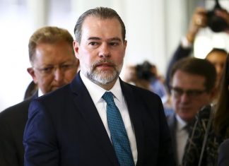 Internado para cirurgia, Toffoli apresenta sintomas de covid-19