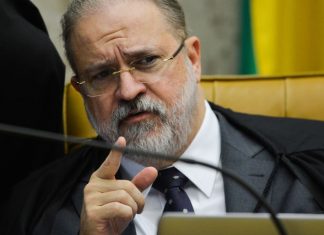 PGR pede depoimento de ministros em inquérito sobre ingerência na PF
